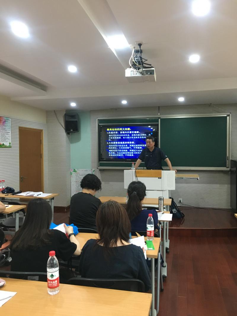 上海市社區(qū)<a href=http://m.017771.cn target=_blank class=infotextkey>健身</a>俱樂部