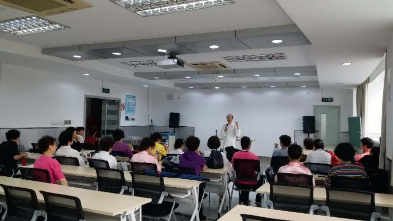 上海市社區(qū)<a href=http://m.017771.cn target=_blank class=infotextkey>健身</a>俱樂部