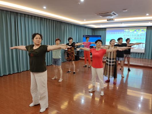 上海市社區(qū)<a href=http://m.017771.cn target=_blank class=infotextkey>健身</a>俱樂(lè)部 上海市社區(qū)<a href=http://m.017771.cn target=_blank class=infotextkey>健身</a>俱樂(lè)部