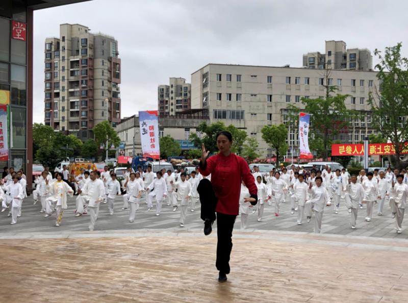 上海市社區(qū)<a href=http://m.017771.cn target=_blank class=infotextkey>健身</a>俱樂部 上海市社區(qū)<a href=http://m.017771.cn target=_blank class=infotextkey>健身</a>俱樂部