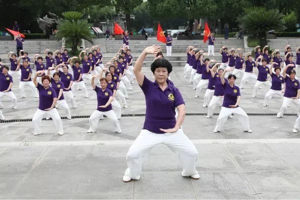 上海市社區(qū)<a href=http://m.017771.cn target=_blank class=infotextkey>健身</a>俱樂(lè)部