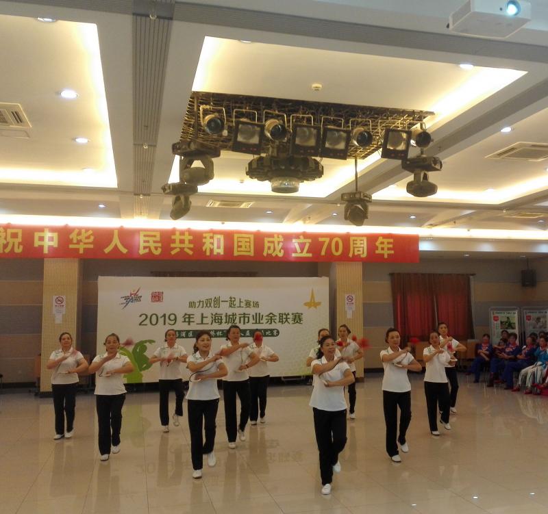 上海市社區(qū)<a href=http://m.017771.cn target=_blank class=infotextkey>健身</a>俱樂部