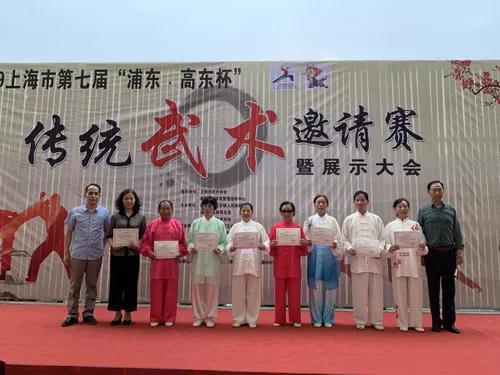 上海市社區(qū)<a href=http://m.017771.cn target=_blank class=infotextkey>健身</a>俱樂(lè)部