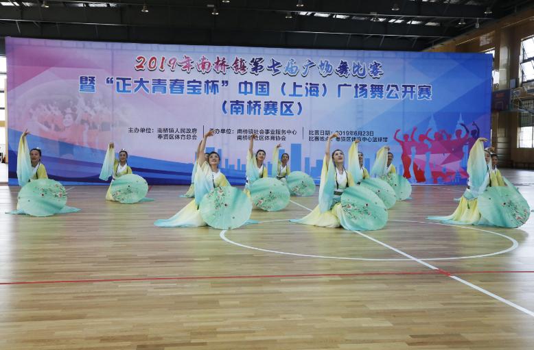 上海市社區(qū)<a href=http://m.017771.cn target=_blank class=infotextkey>健身</a>俱樂(lè)部 上海市社區(qū)<a href=http://m.017771.cn target=_blank class=infotextkey>健身</a>俱樂(lè)部