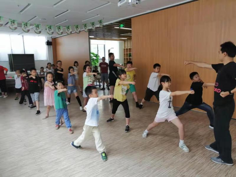 上海市社區(qū)<a href=http://m.017771.cn target=_blank class=infotextkey>健身</a>俱樂部