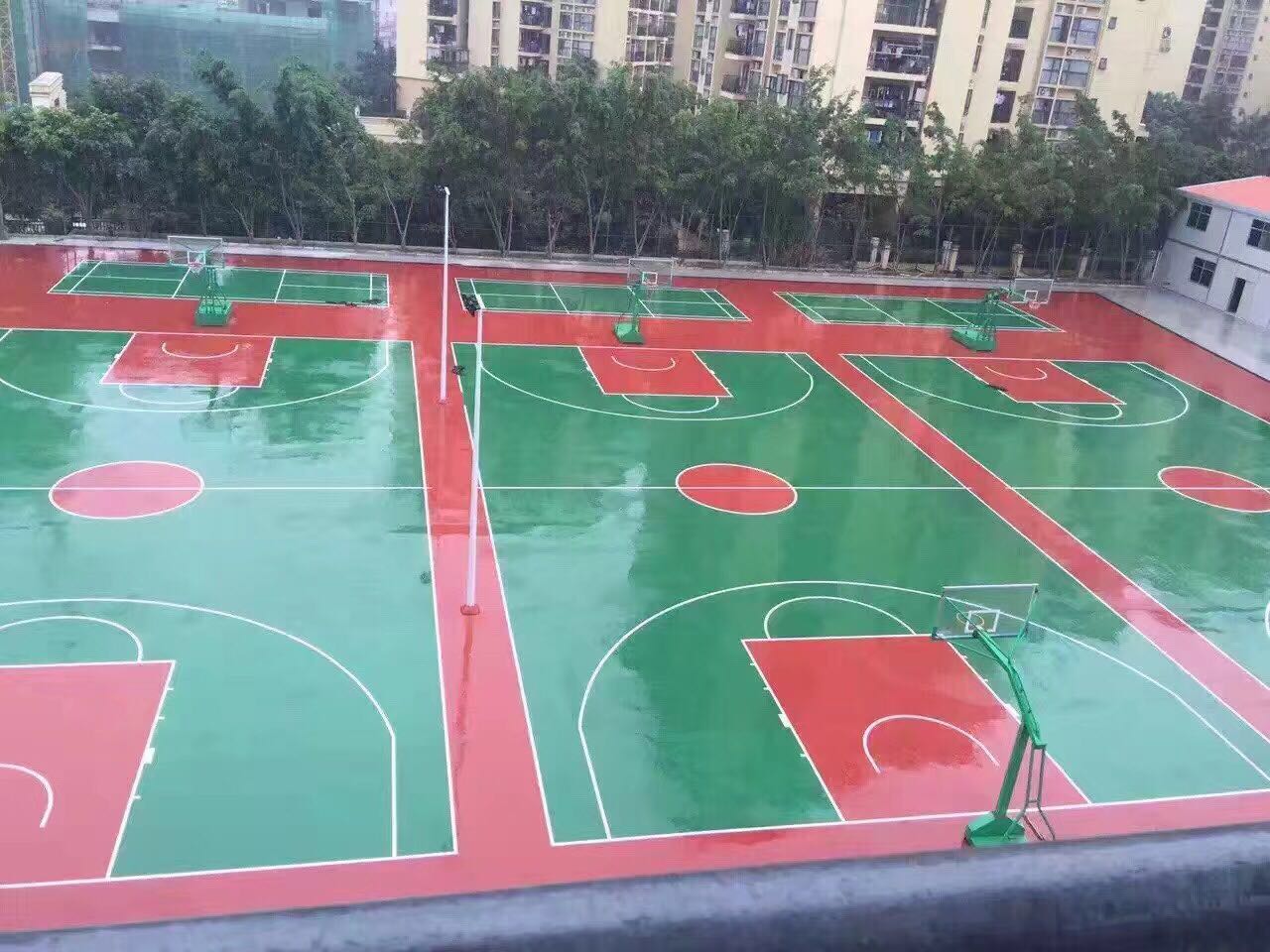 深圳龍崗南芳學校 <a href=http://m.017771.cn target=_blank class=infotextkey>硅PU</a>球場