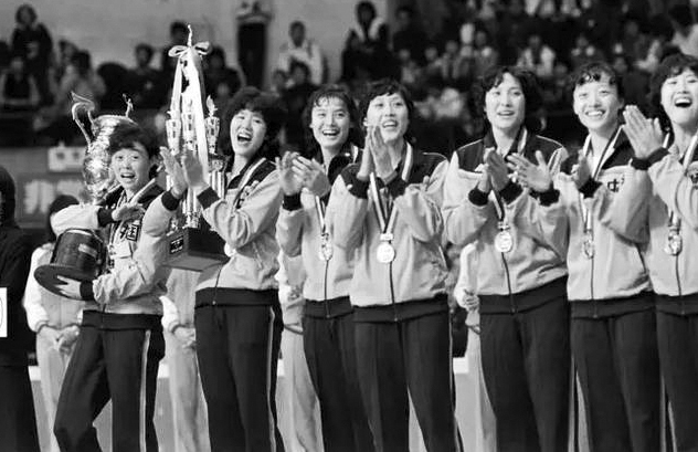 四十年前，中國(guó)女排首奪世界冠軍，十張圖帶你穿越時(shí)空