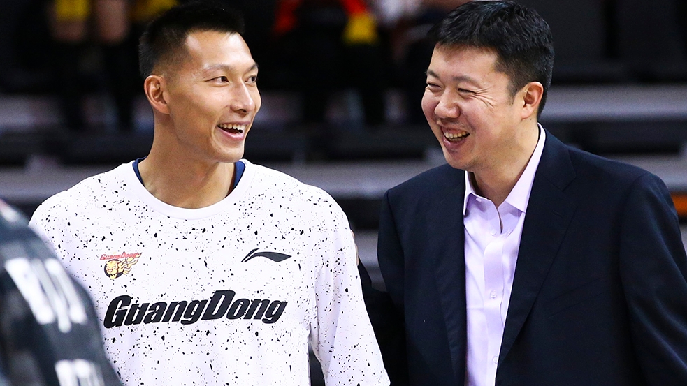 【NBA】獨(dú)行俠有情義！大郅阿聯(lián)名字將刻上主場地板