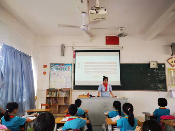三民學校舉行“請黨放心，強國有我”主題班會