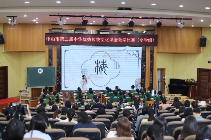寶劍鋒從磨礪出，梅花香自苦寒來(lái)