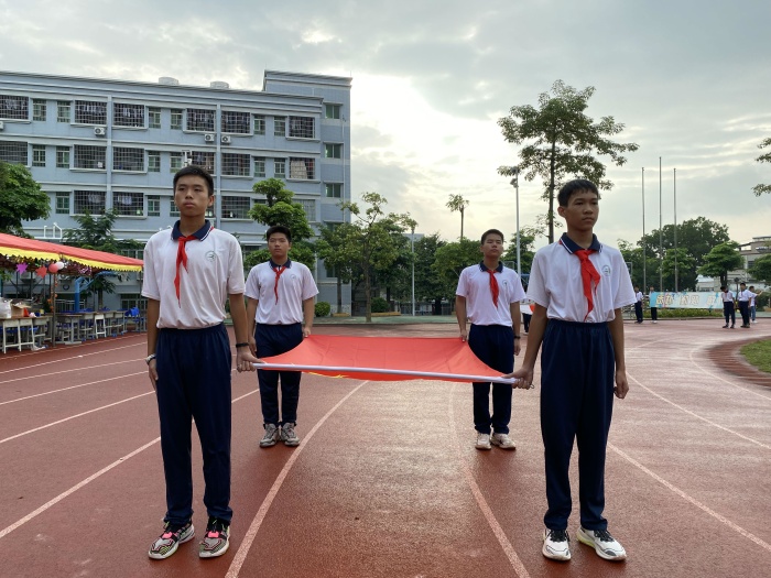強(qiáng)國少年激情似火 運(yùn)動健兒青春綻放——記坦洲鎮(zhèn)第三初級中學(xué)第二十四屆田徑運(yùn)動會