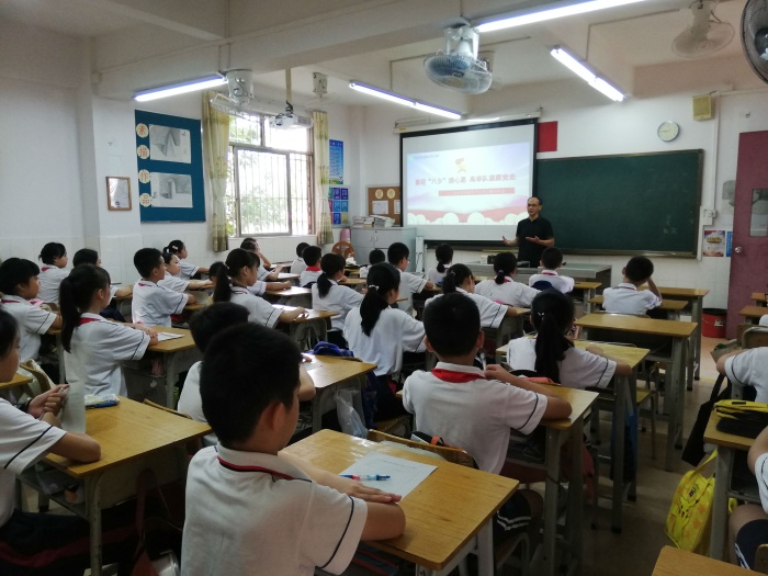 喜迎“八少”提心愿，高舉隊(duì)旗跟黨走