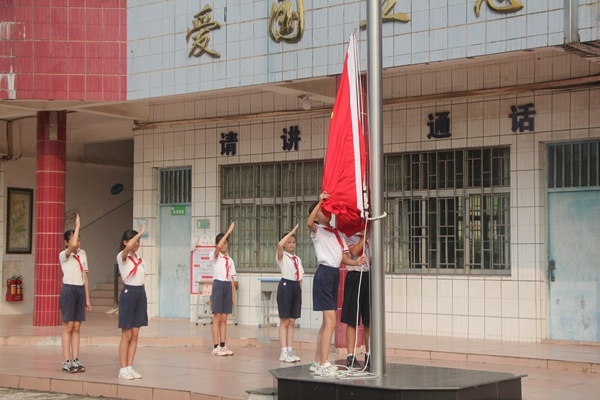 同講普通話(huà) 共寫(xiě)規(guī)范字