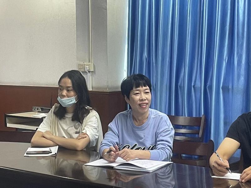 王赤梅科長評課.jpg