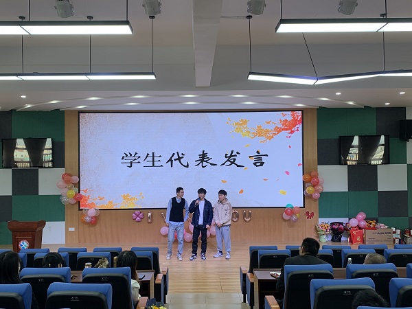 學生代表 修.jpg