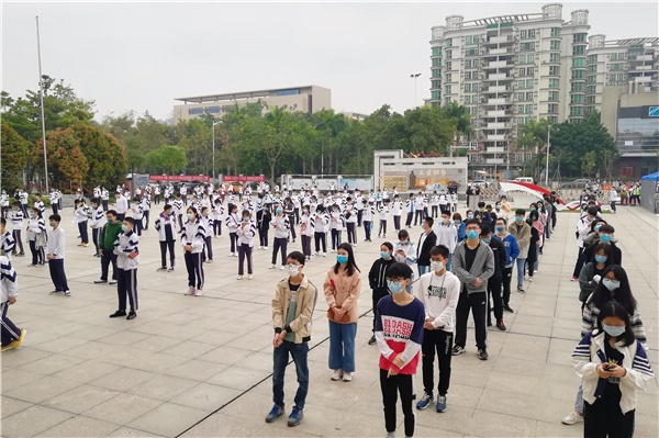 2134名學(xué)生來火炬區(qū)一中接受核酸檢測