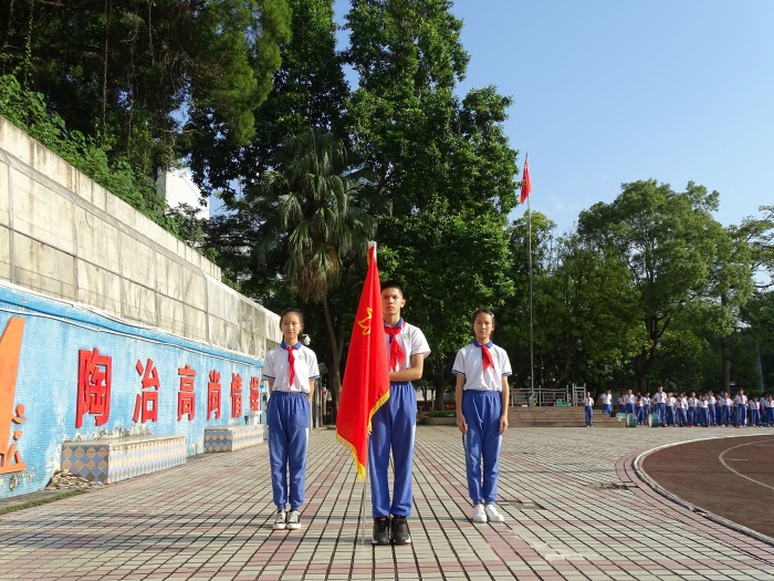 開發(fā)區(qū)第二小學(xué)舉行“傳承紅色基因 培育時代新人”建隊(duì)日活動