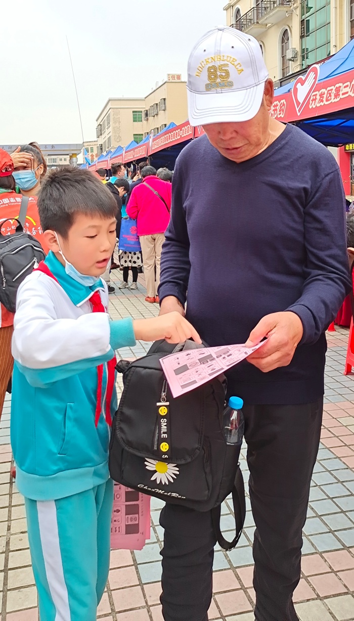 春回大地滿眼綠，愛(ài)護(hù)環(huán)境我先行