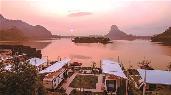 寶晶宮天鵝灣：國(guó)內(nèi)首個(gè)水陸綜合度假營(yíng)地