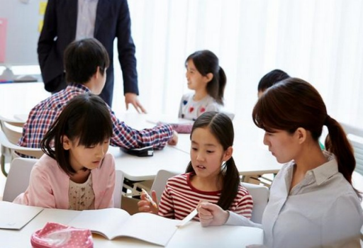 10月1日起將取消“周中課”，家長各執(zhí)己見，有人歡喜有人愁