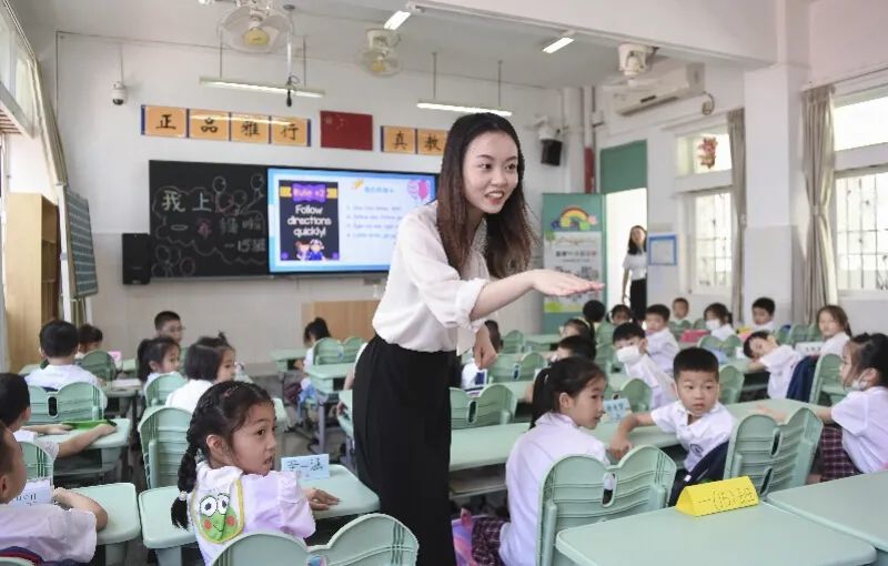 “教師輪崗”十五年，如今政策挺進一線城市……