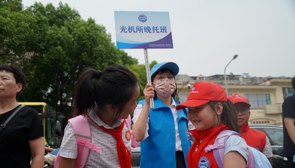首個(gè)因“雙減”被開(kāi)除的老師，引發(fā)家長(zhǎng)憤怒，口無(wú)遮攔的人真可怕