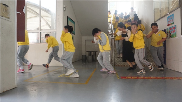 白石環(huán)小學舉行消防疏散演練及培訓活動