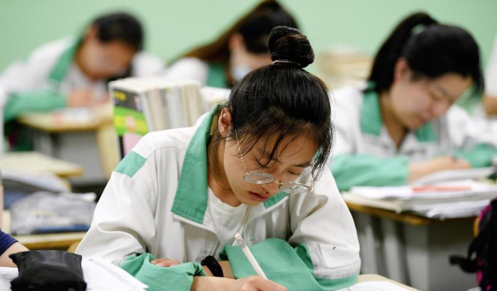 8000字繳文，0分高考卷，當(dāng)年那個(gè)叛逆的河南女生，如今在哪？