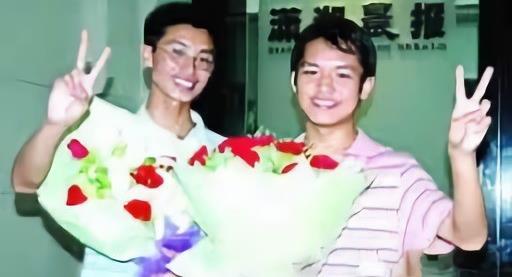 他是湖南高考狀元，考上北京師范大學(xué)卻不去，復(fù)讀一年中了狀元