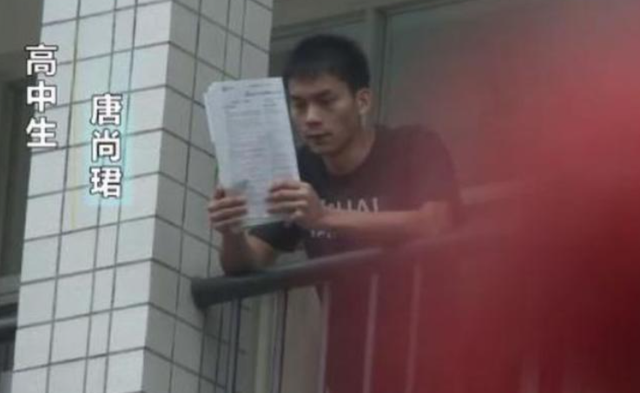 高考“釘子戶”再次選擇復(fù)讀，網(wǎng)友意見不一