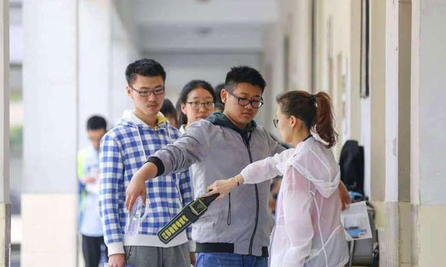 教育部發(fā)新通知，想考985、211的學(xué)生只能靠成績(jī)，家長(zhǎng)別白忙活了