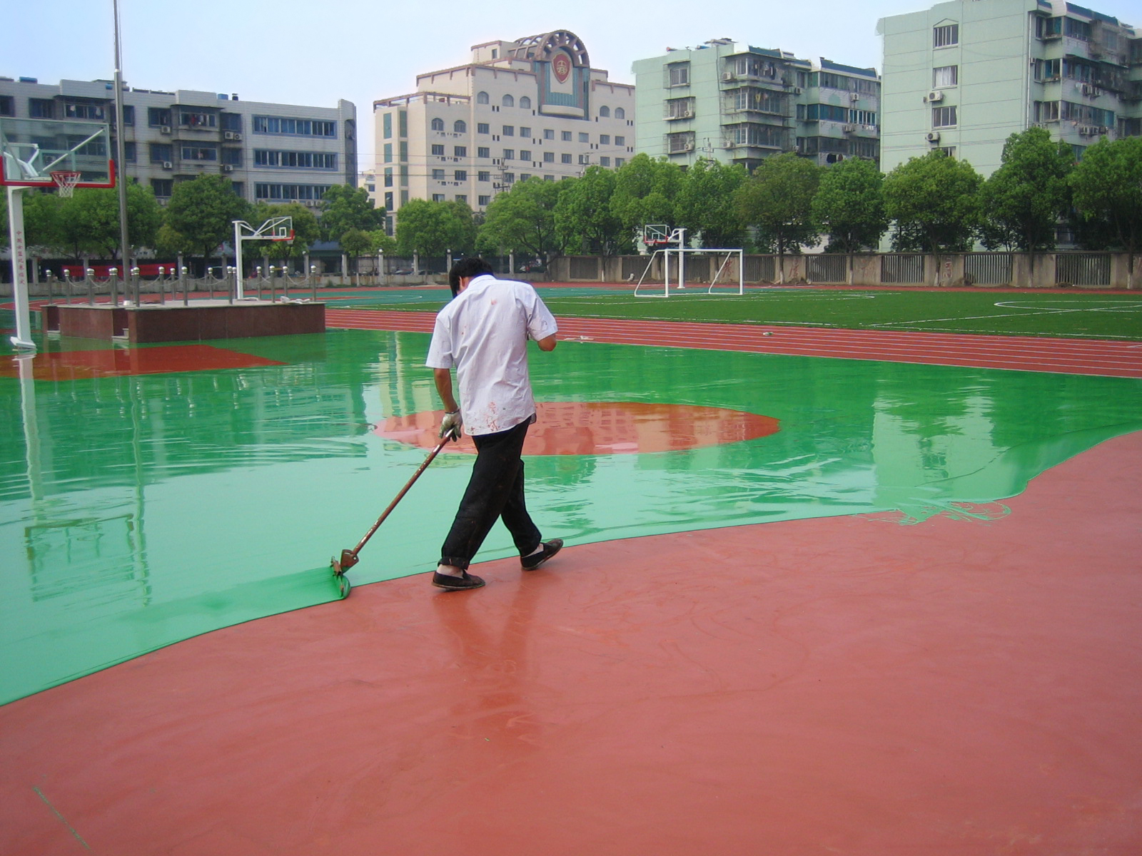 自結(jié)紋<a href=http://m.017771.cn target=_blank class=infotextkey>塑膠跑道</a>