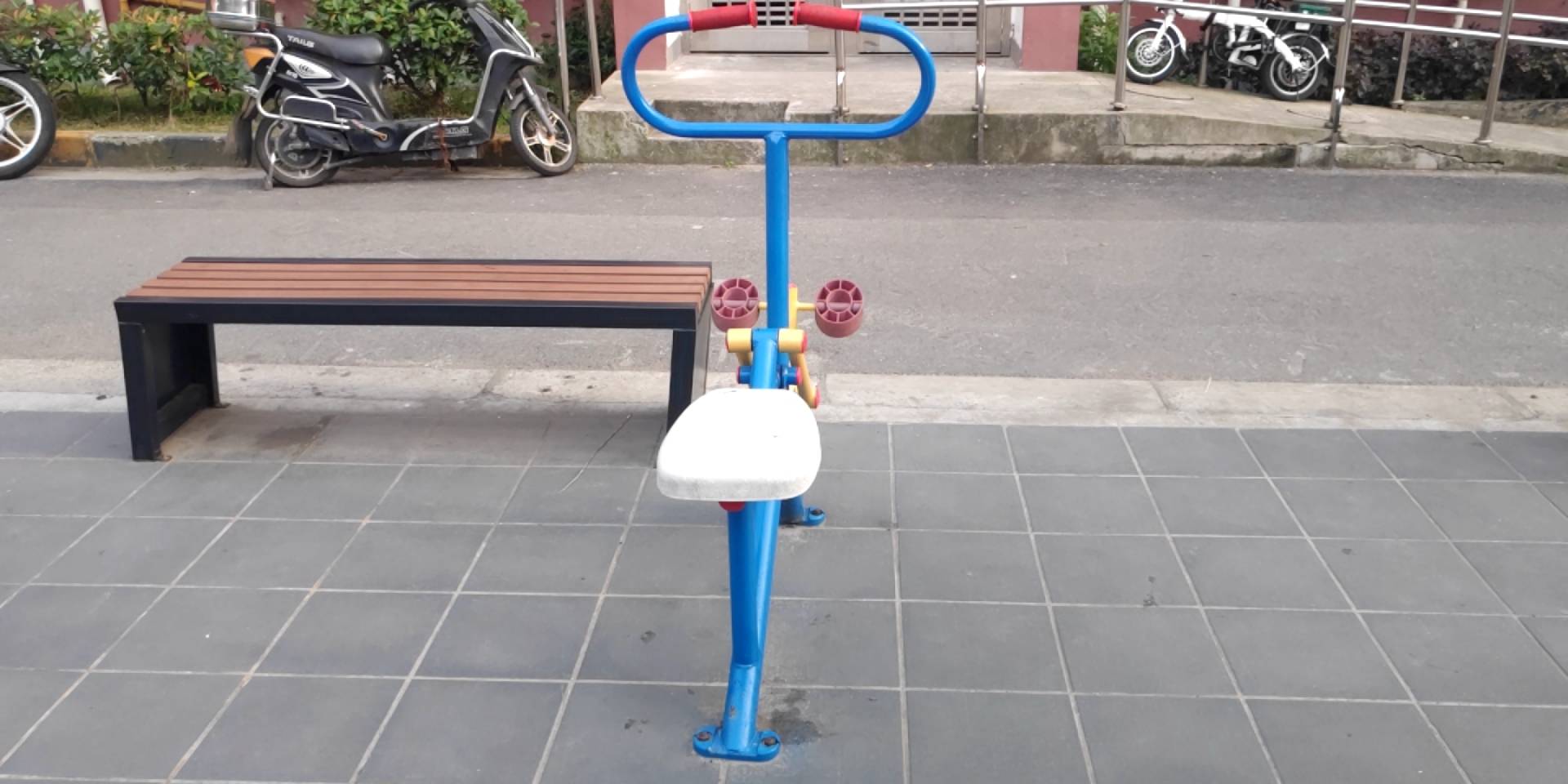 腰力鍛煉器