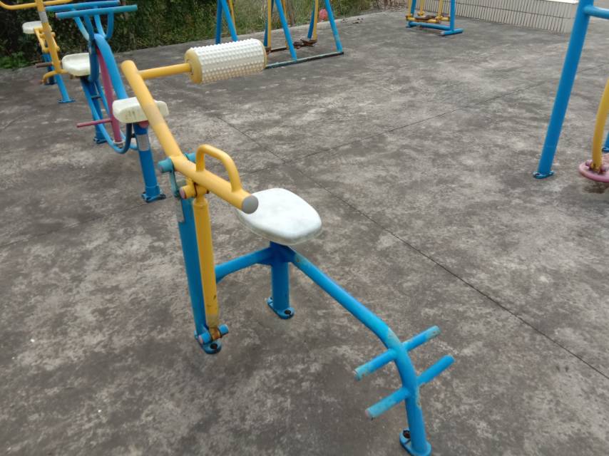 腹背鍛煉器