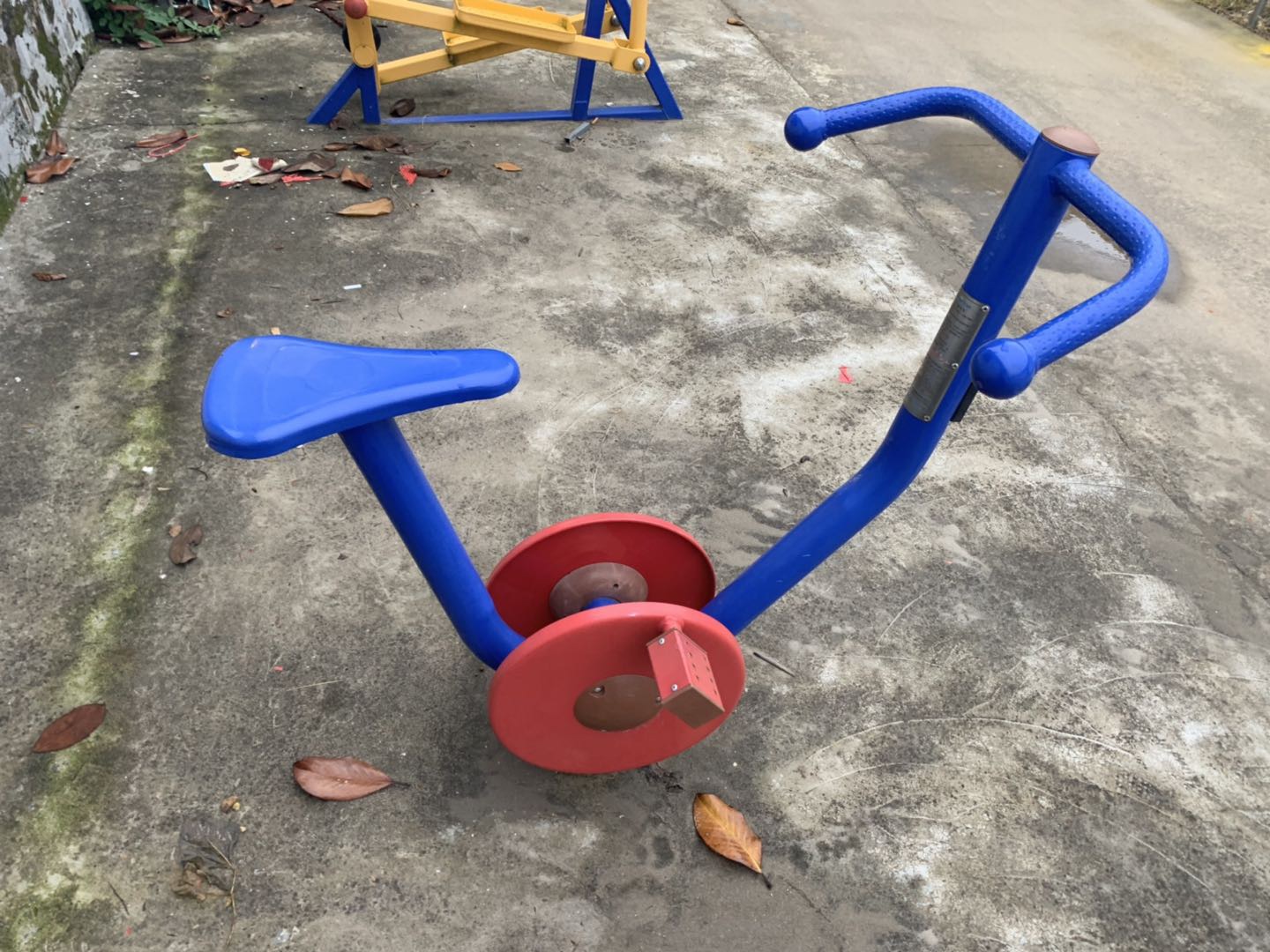 直立健身車