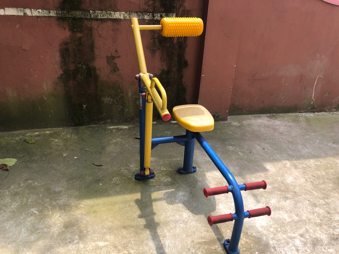 腹背鍛煉器