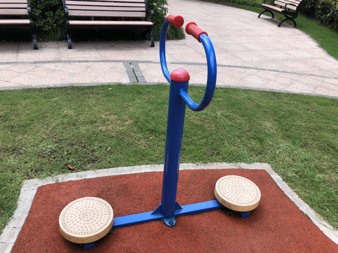 扭腰器
