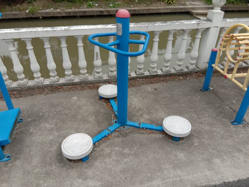 扭腰器