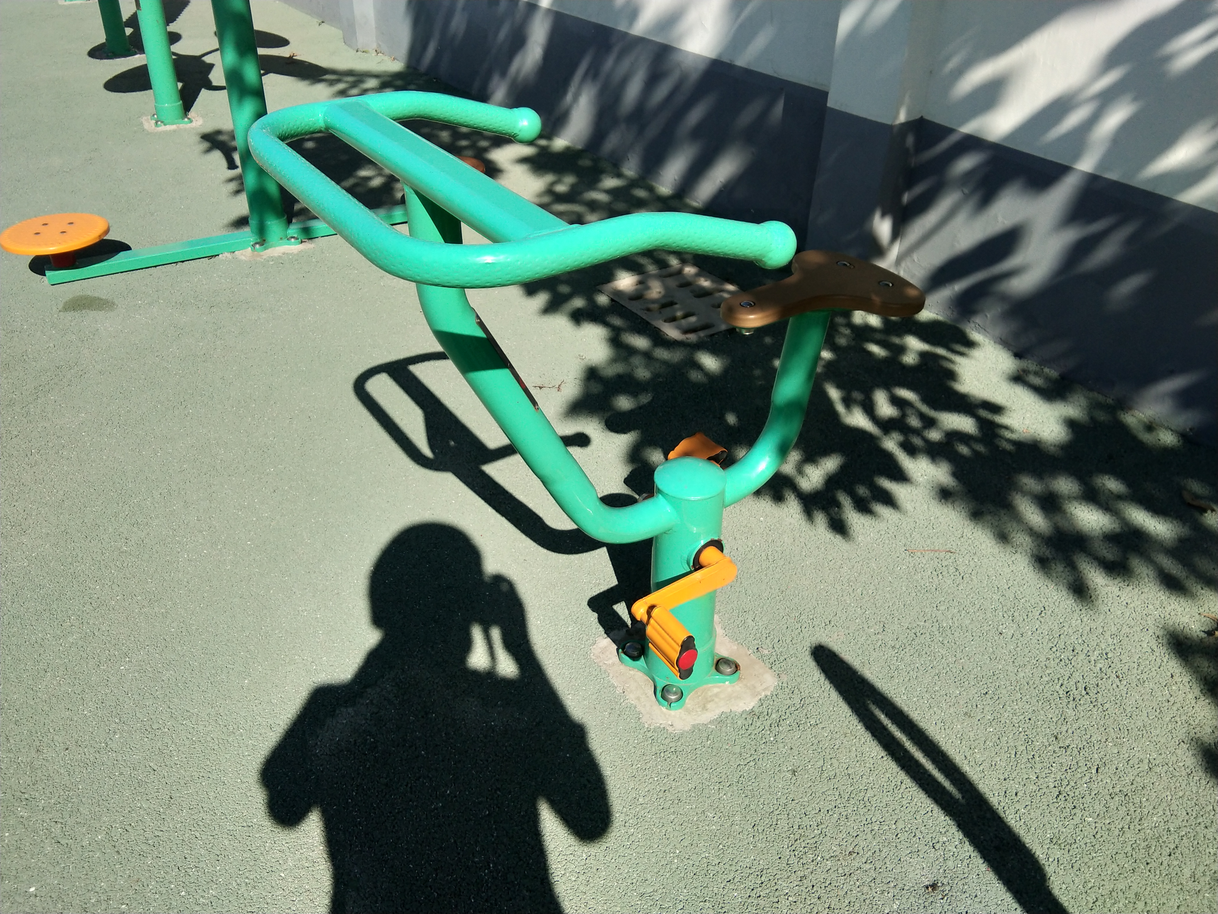直立健身車