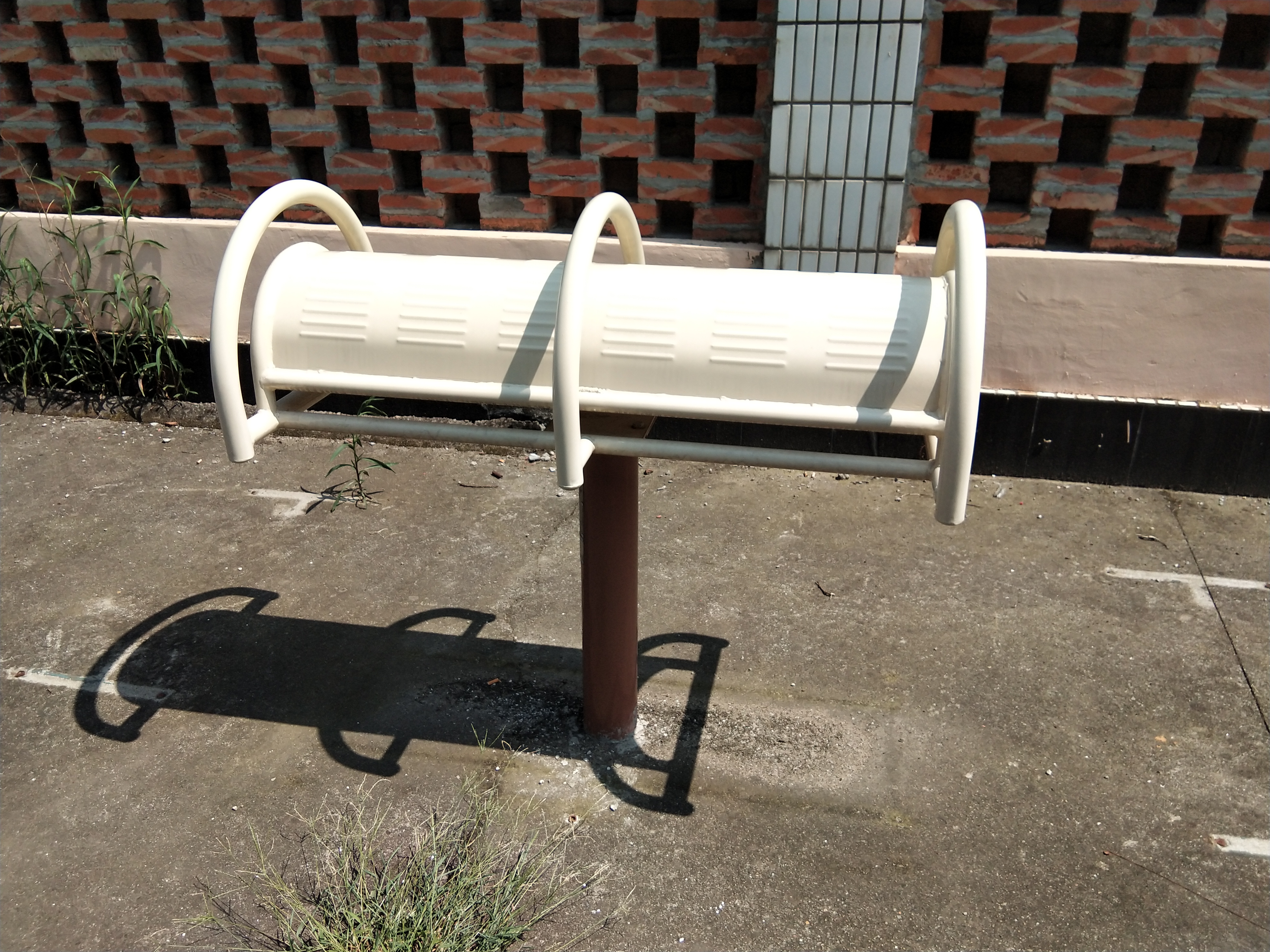 伸腰展背器