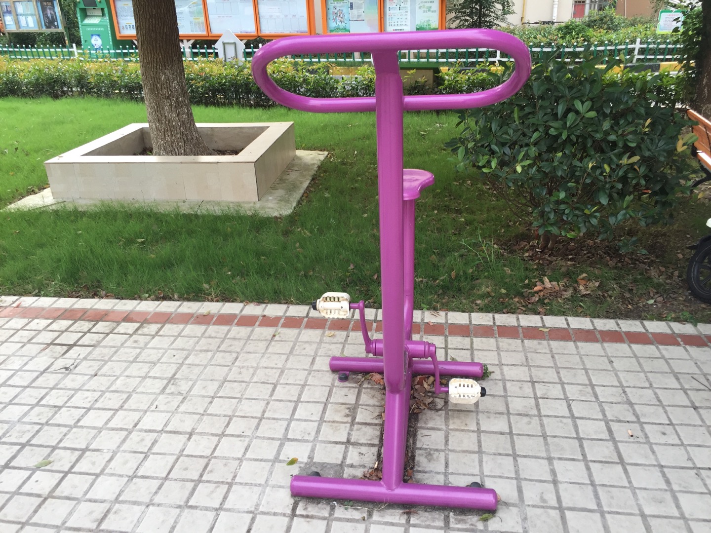直立健身車