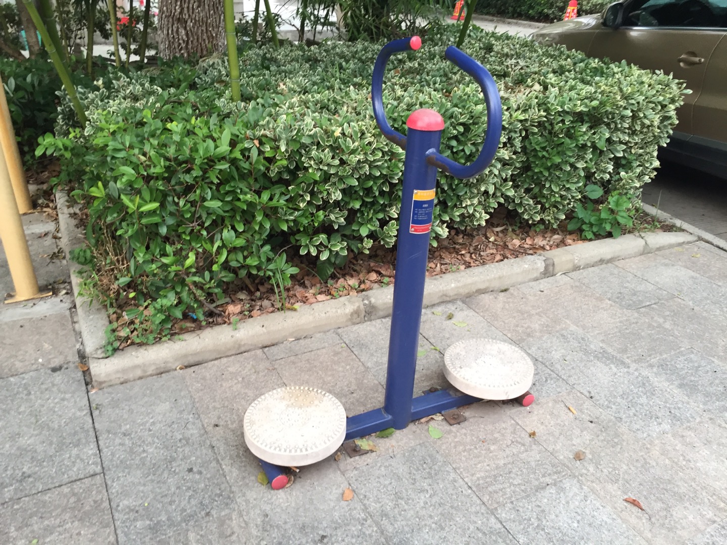 扭腰器