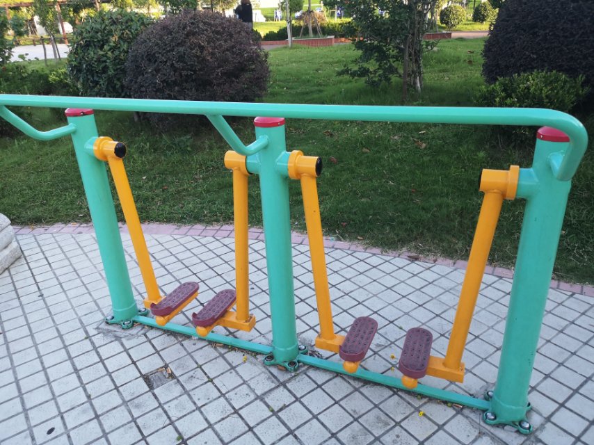 兩聯漫步機