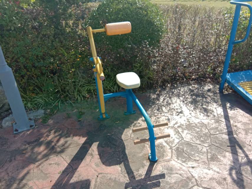 腹背鍛煉器