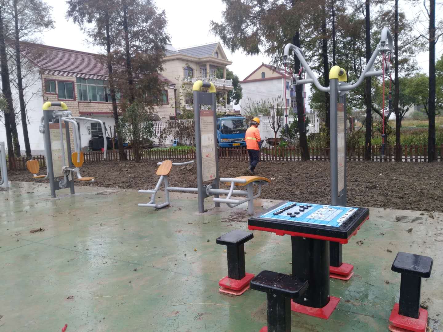 柘林鎮(zhèn)新寺村騎塘5組市民益智健身苑點