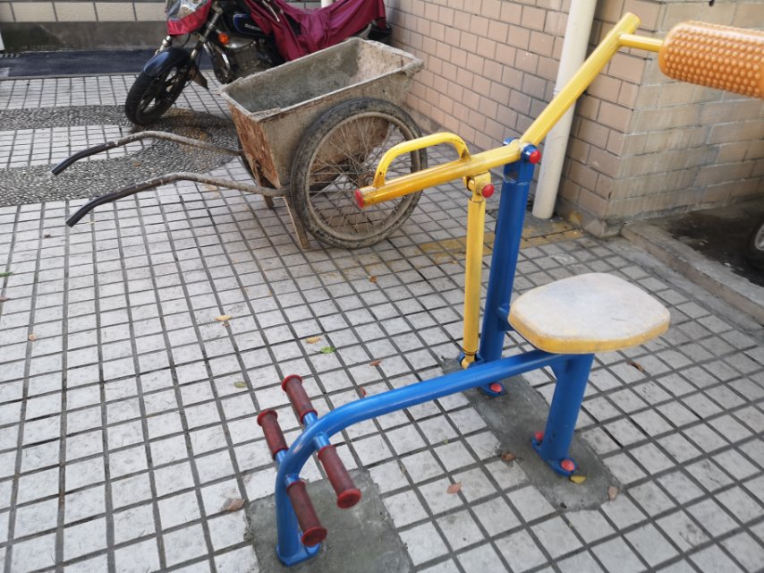 腹背鍛煉器