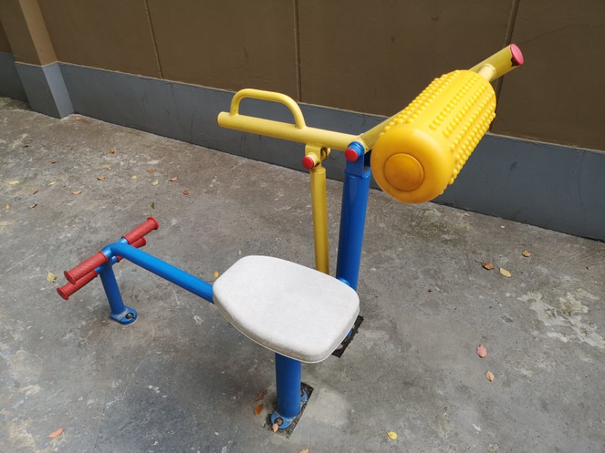腹背鍛煉器