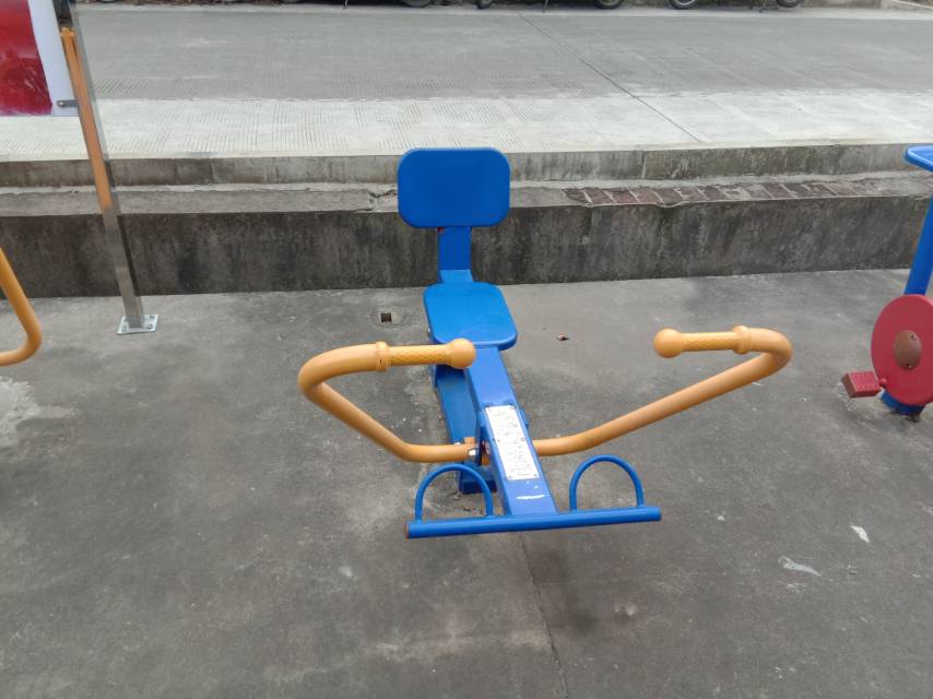 劃船器