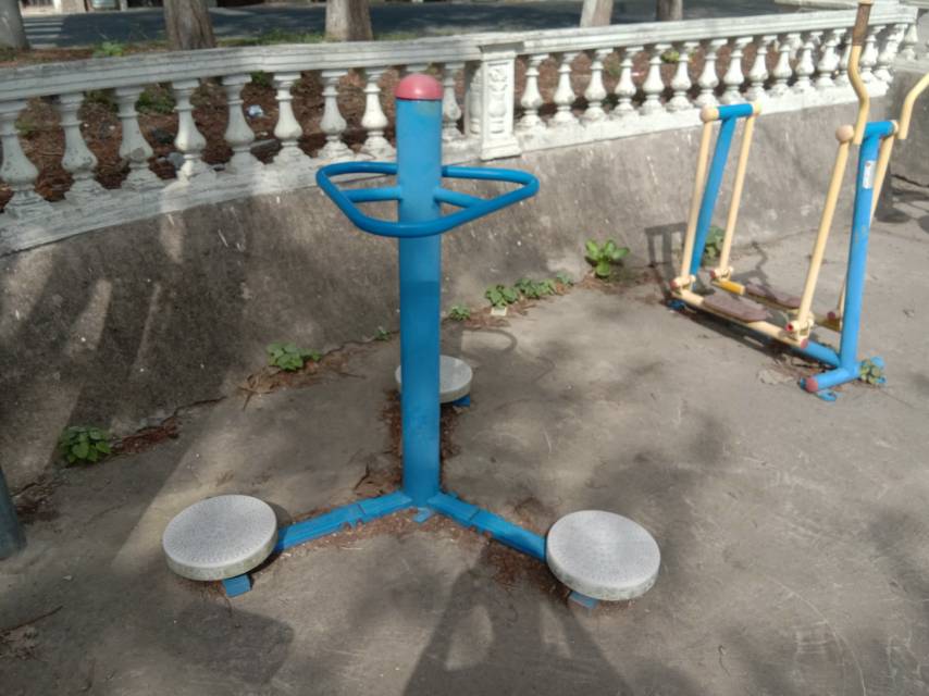 扭腰器