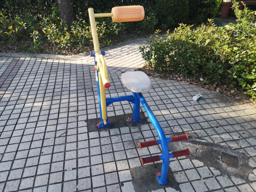 腹背鍛煉器